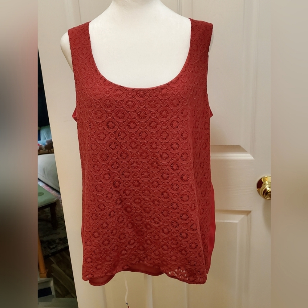 LOFT Red crochet/lace front sleeveless tank top Size L